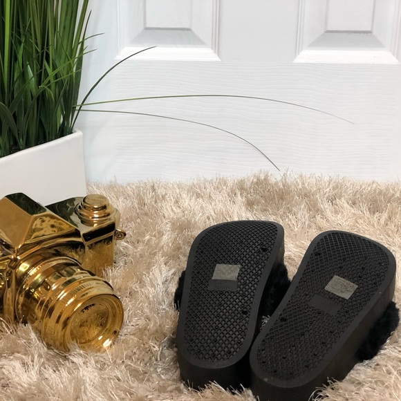 Furry slippers 🖤❣️ - Picture 3 of 4